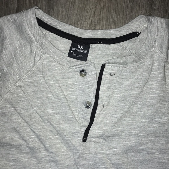 OT Revolution XL Men’s Button Gray T-Shirt - Picture 3 of 7